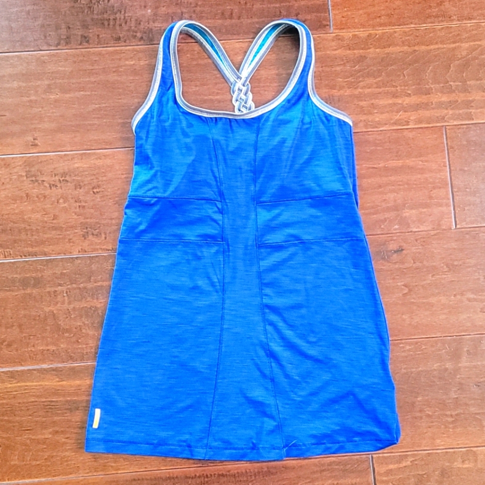 NWOT Lole Athletic top with built in shelf bra
